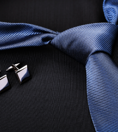 青色のネクタイ